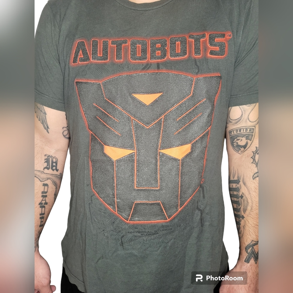 Universal Studios Transformers Autobots Men's Shirt - Picture 6 of 6